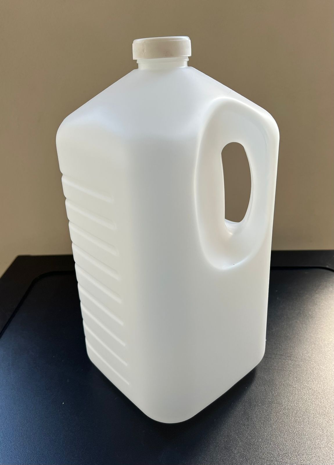 Garrafa 4lt con tapa blanca